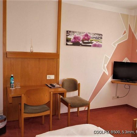 Gasthof Landhotel Gruner Baum Cadolzburg Экстерьер фото