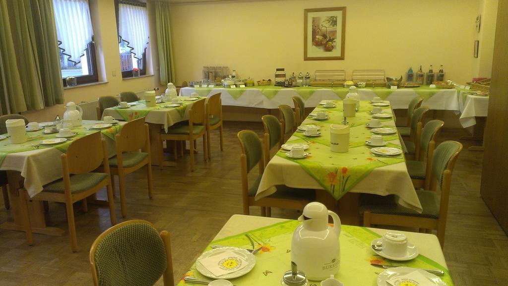 Gasthof Landhotel Gruner Baum Cadolzburg Экстерьер фото