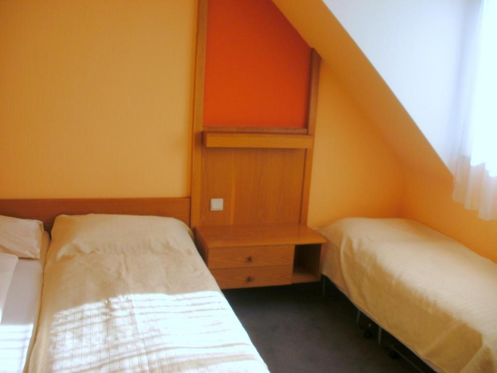 Gasthof Landhotel Gruner Baum Cadolzburg Номер фото