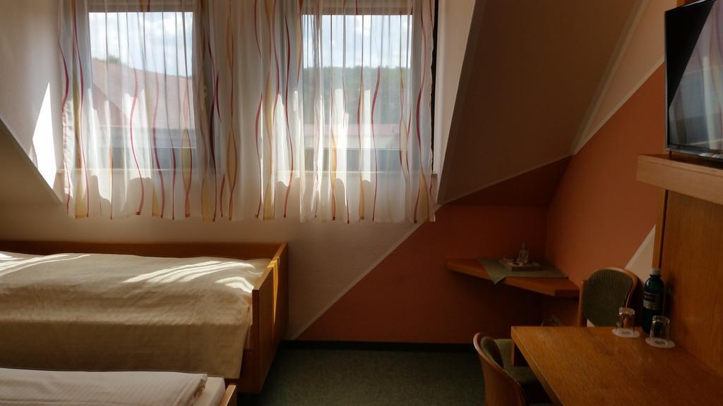 Gasthof Landhotel Gruner Baum Cadolzburg Экстерьер фото