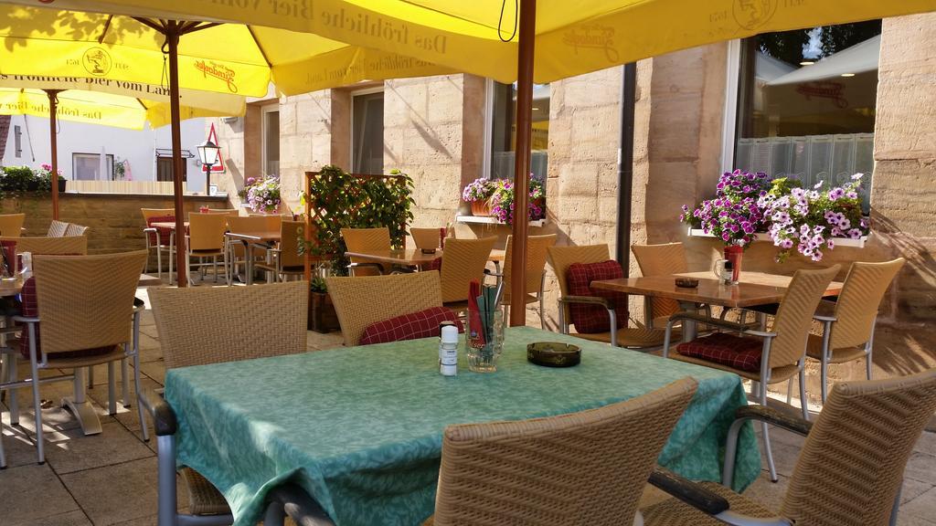 Gasthof Landhotel Gruner Baum Cadolzburg Экстерьер фото