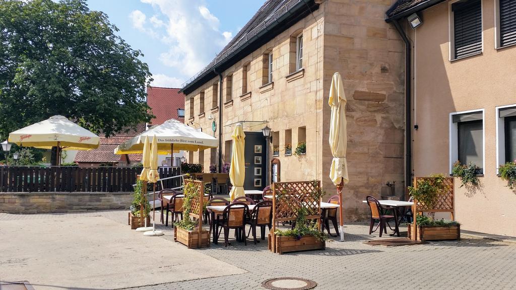 Gasthof Landhotel Gruner Baum Cadolzburg Экстерьер фото